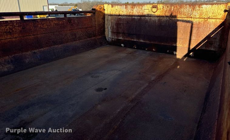 image for item EH6633 2005 International 7400 dump truck