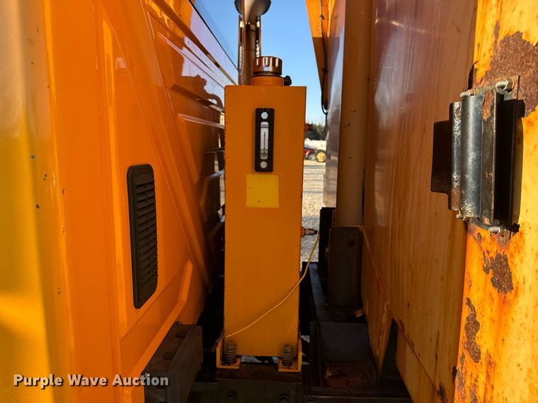 image for item EH6633 2005 International 7400 dump truck