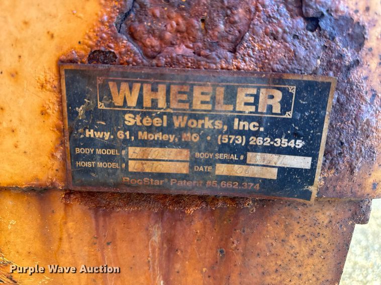 image for item EH6633 2005 International 7400 dump truck