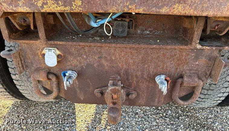 image for item EH6633 2005 International 7400 dump truck