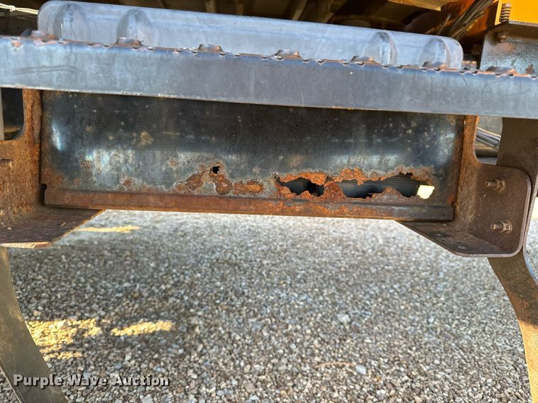 image for item EH6633 2005 International 7400 dump truck