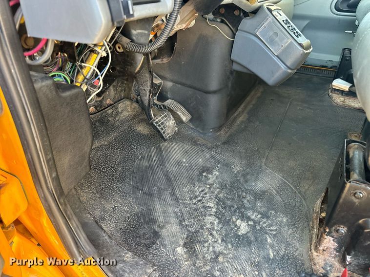 image for item EH6633 2005 International 7400 dump truck