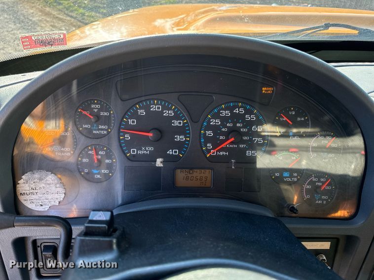 image for item EH6633 2005 International 7400 dump truck