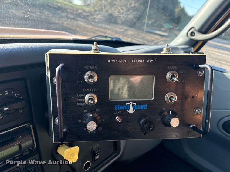 image for item EH6633 2005 International 7400 dump truck