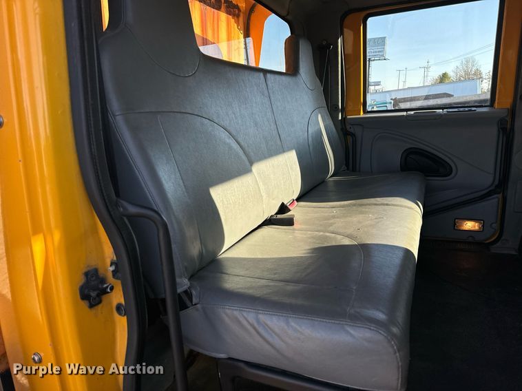 image for item EH6633 2005 International 7400 dump truck