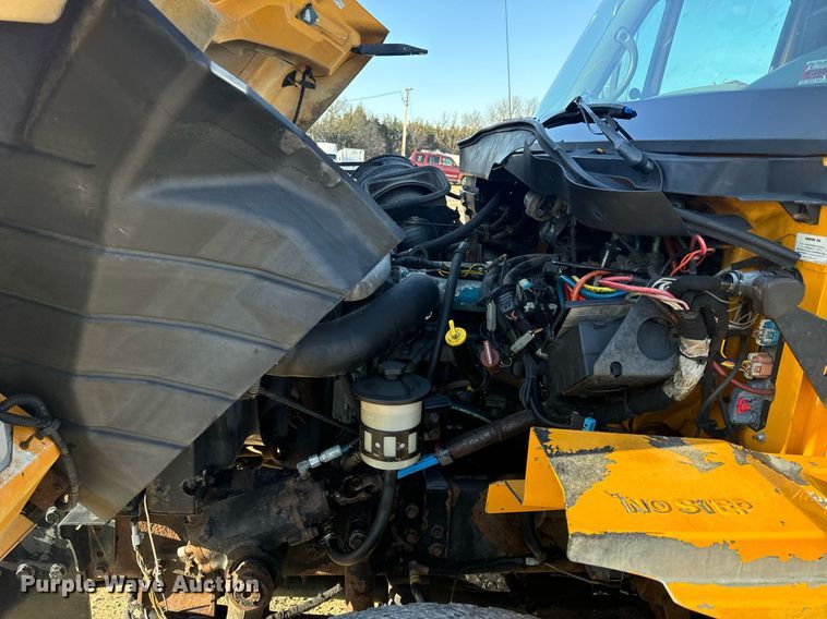 image for item EH6633 2005 International 7400 dump truck