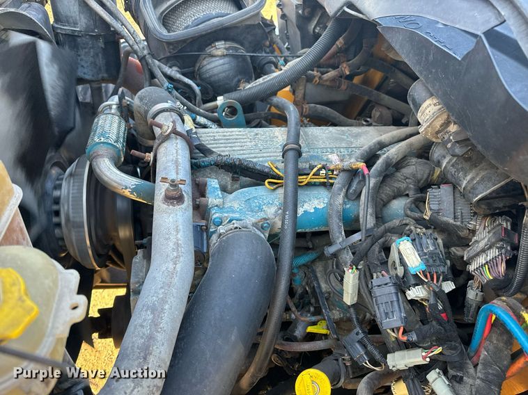 image for item EH6633 2005 International 7400 dump truck