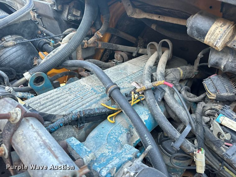 image for item EH6633 2005 International 7400 dump truck