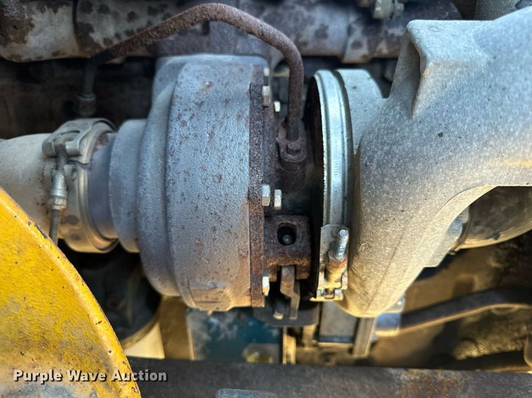 image for item EH6633 2005 International 7400 dump truck