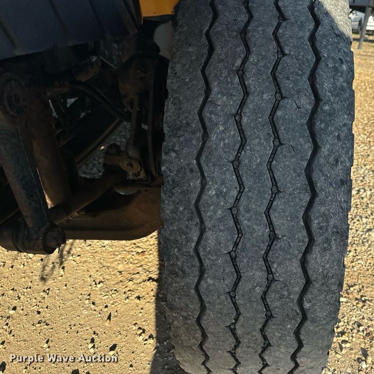 image for item EH6633 2005 International 7400 dump truck