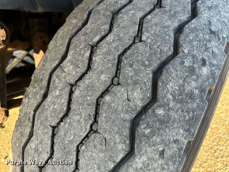 image for item EH6633 2005 International 7400 dump truck