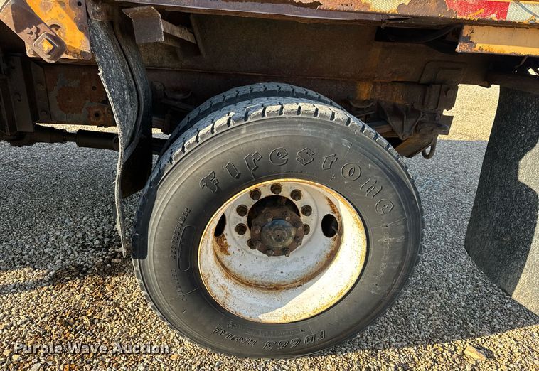 image for item EH6633 2005 International 7400 dump truck