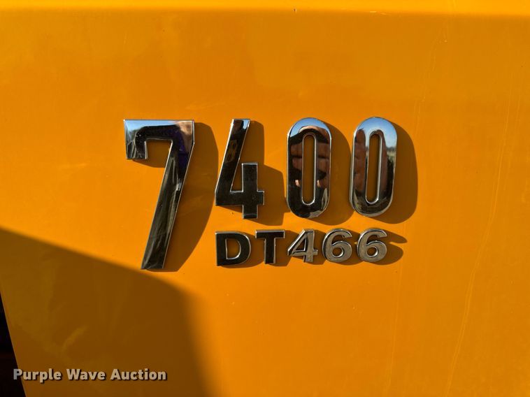 image for item EH6633 2005 International 7400 dump truck