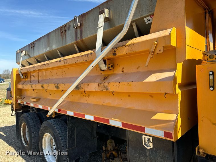 image for item EH6634 2009 International WorkStar 7500  dump truck