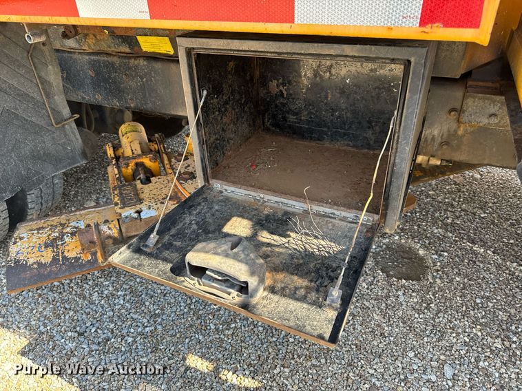 image for item EH6634 2009 International WorkStar 7500  dump truck