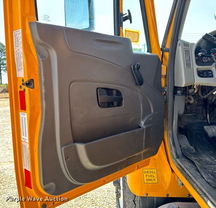 image for item EH6634 2009 International WorkStar 7500  dump truck