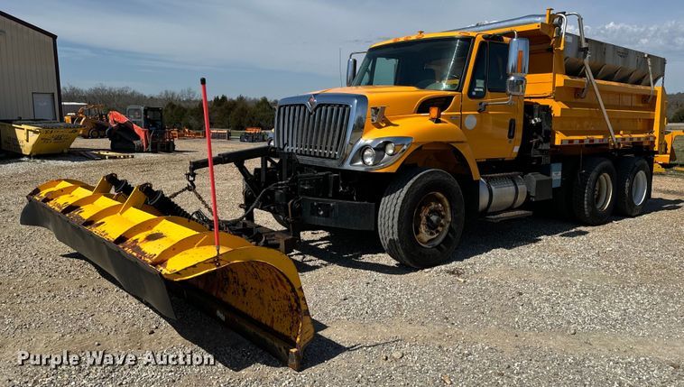 image for item EH6635 2010 International WorkStar 7400  dump truck