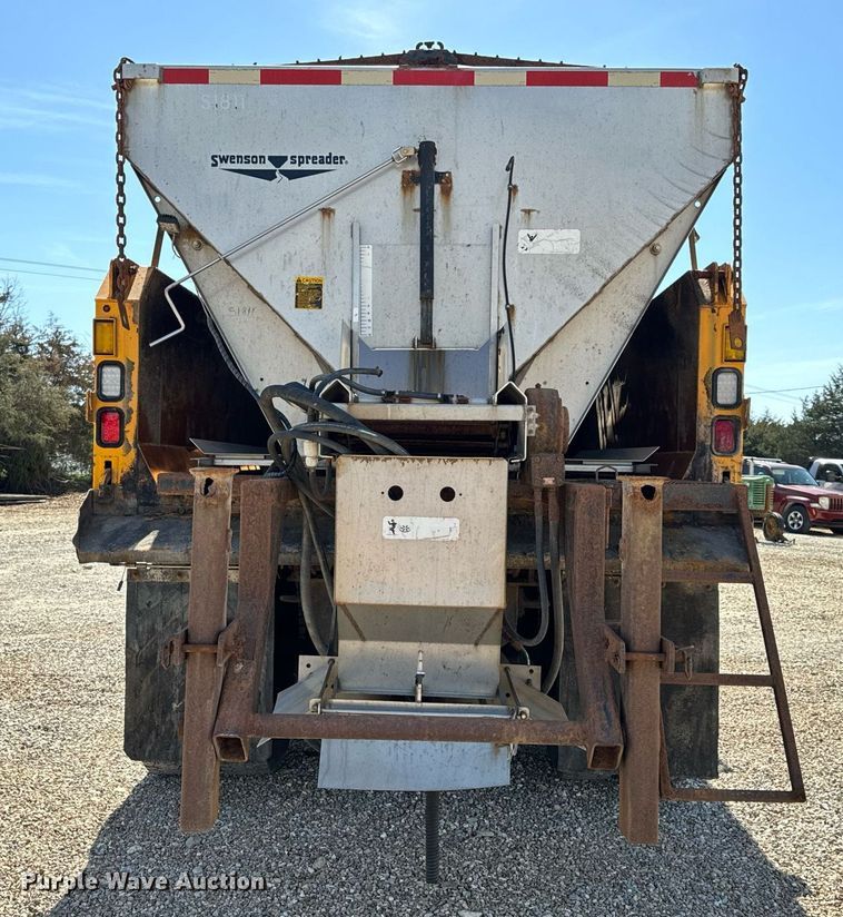 image for item EH6635 2010 International WorkStar 7400  dump truck