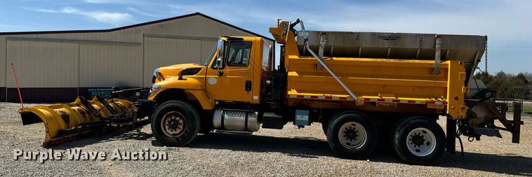 image for item EH6635 2010 International WorkStar 7400  dump truck