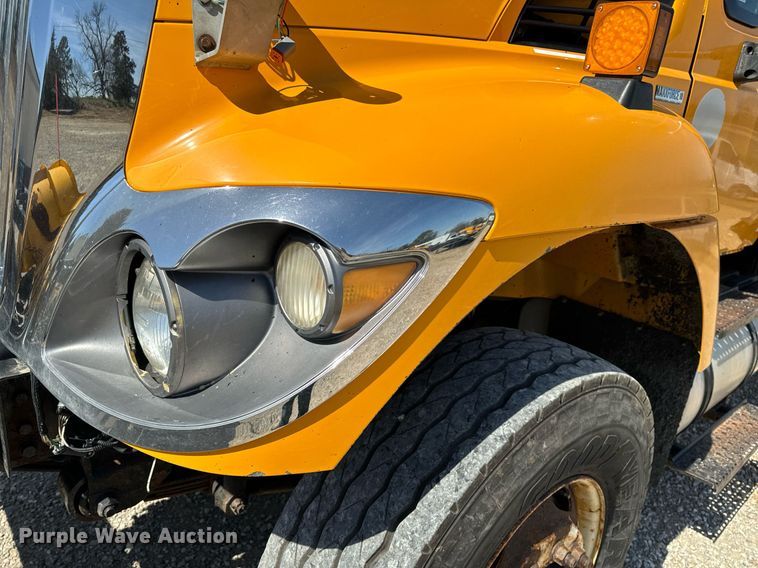 image for item EH6635 2010 International WorkStar 7400  dump truck