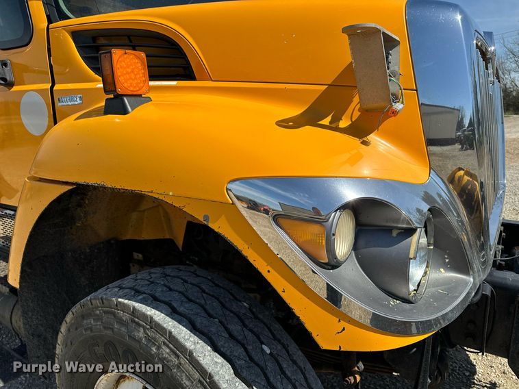 image for item EH6635 2010 International WorkStar 7400  dump truck