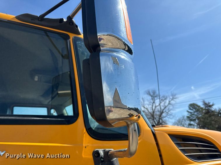 image for item EH6635 2010 International WorkStar 7400  dump truck