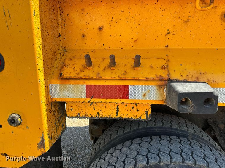 image for item EH6635 2010 International WorkStar 7400  dump truck