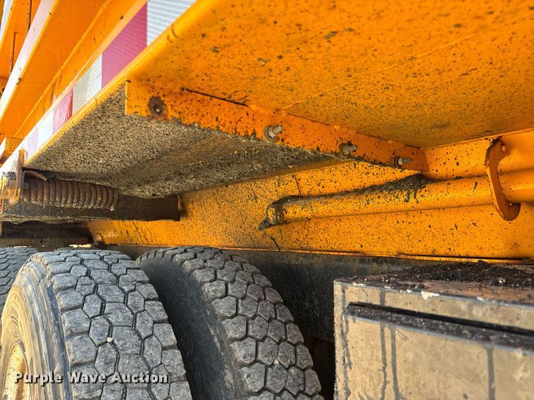 image for item EH6635 2010 International WorkStar 7400  dump truck