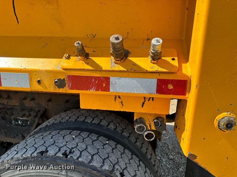 image for item EH6635 2010 International WorkStar 7400  dump truck