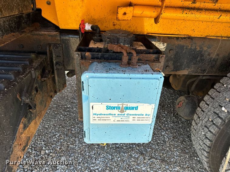 image for item EH6635 2010 International WorkStar 7400  dump truck