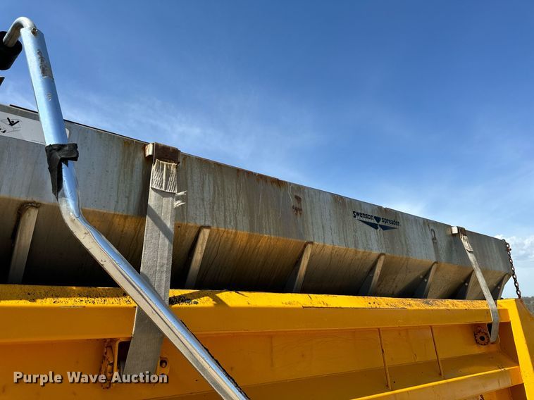 image for item EH6635 2010 International WorkStar 7400  dump truck