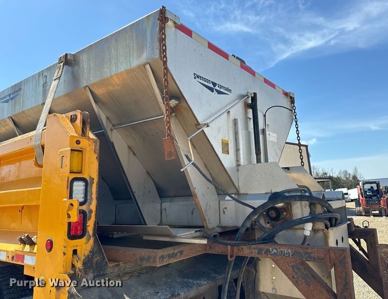 image for item EH6635 2010 International WorkStar 7400  dump truck