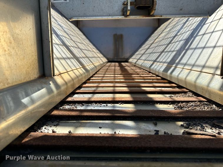 image for item EH6635 2010 International WorkStar 7400  dump truck