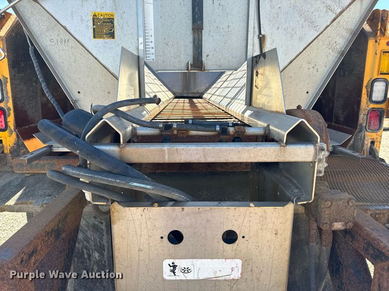 image for item EH6635 2010 International WorkStar 7400  dump truck