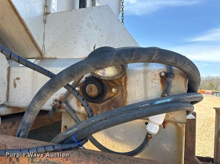 image for item EH6635 2010 International WorkStar 7400  dump truck