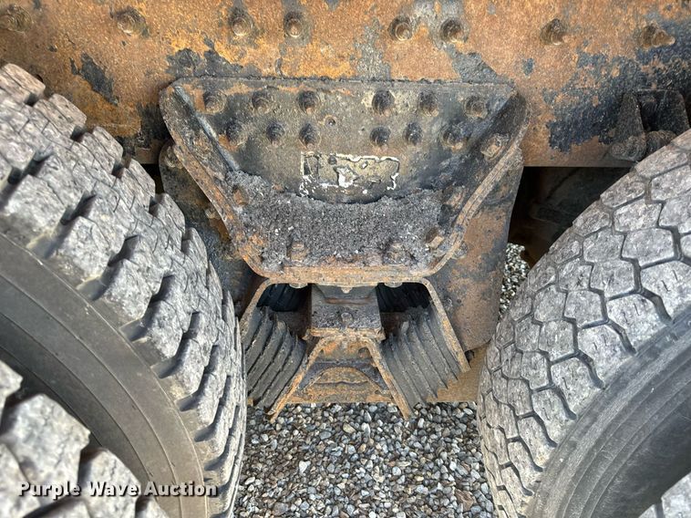 image for item EH6635 2010 International WorkStar 7400  dump truck