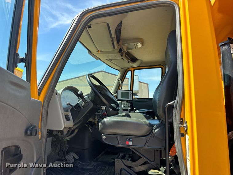 image for item EH6635 2010 International WorkStar 7400  dump truck