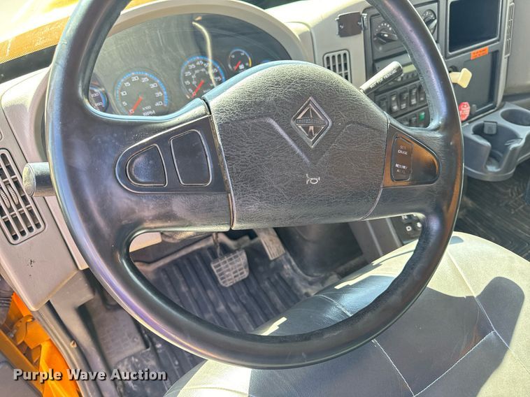 image for item EH6635 2010 International WorkStar 7400  dump truck