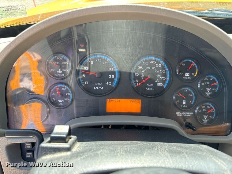 image for item EH6635 2010 International WorkStar 7400  dump truck