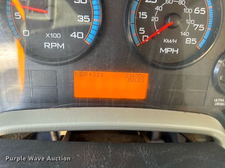 image for item EH6635 2010 International WorkStar 7400  dump truck