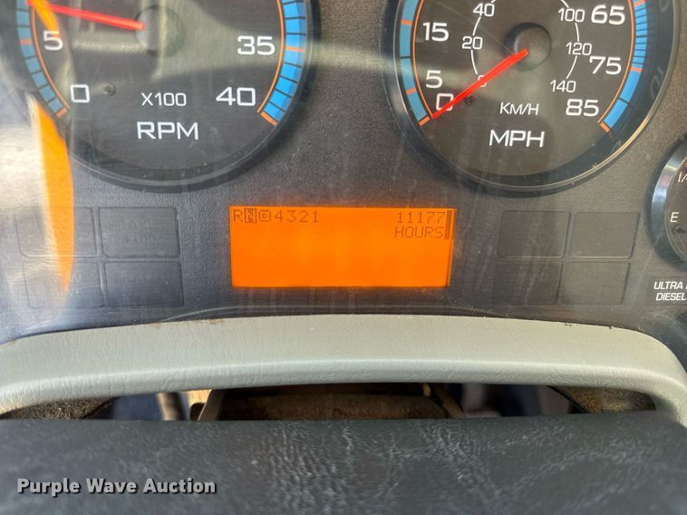 image for item EH6635 2010 International WorkStar 7400  dump truck