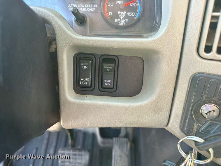 image for item EH6635 2010 International WorkStar 7400  dump truck