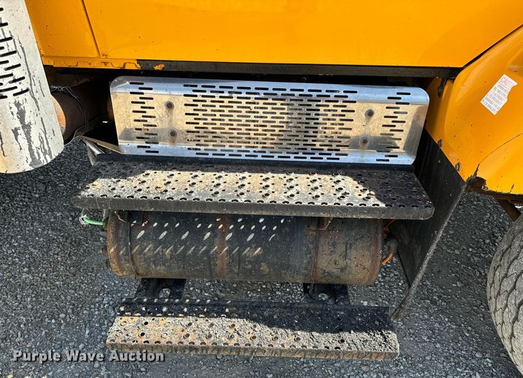 image for item EH6635 2010 International WorkStar 7400  dump truck