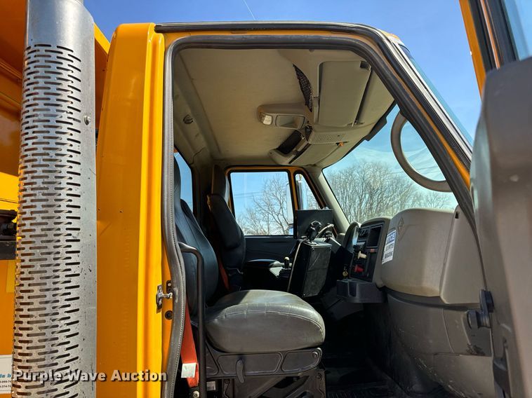 image for item EH6635 2010 International WorkStar 7400  dump truck