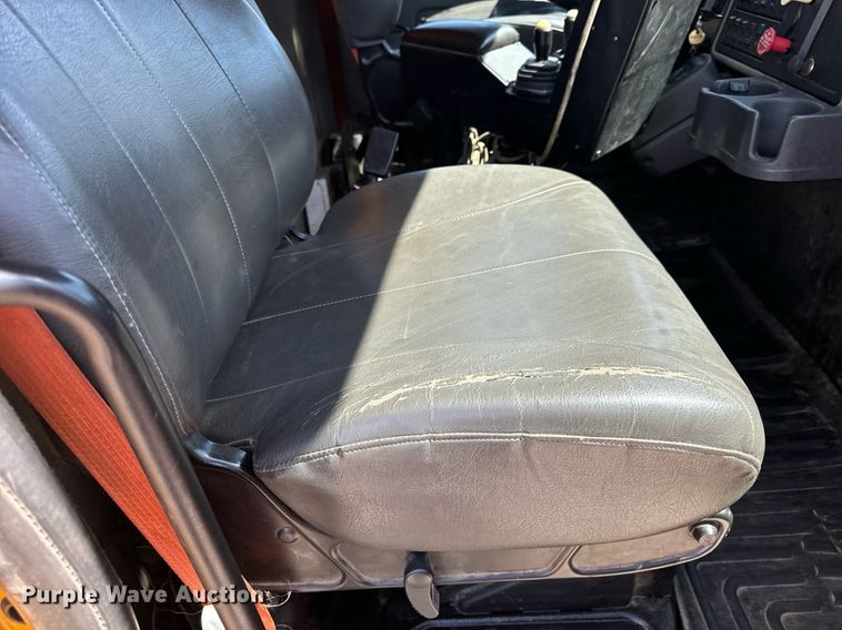 image for item EH6635 2010 International WorkStar 7400  dump truck