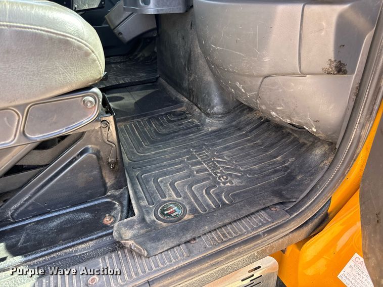 image for item EH6635 2010 International WorkStar 7400  dump truck