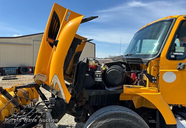 image for item EH6635 2010 International WorkStar 7400  dump truck