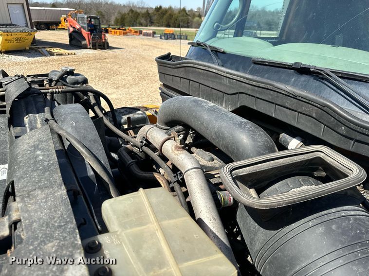 image for item EH6635 2010 International WorkStar 7400  dump truck