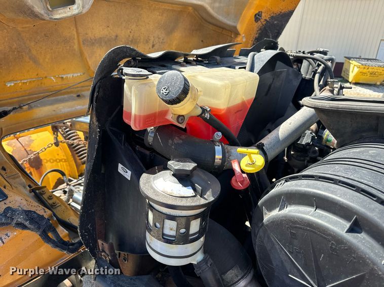 image for item EH6635 2010 International WorkStar 7400  dump truck