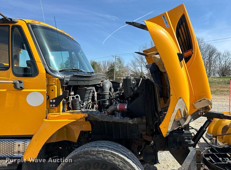 image for item EH6635 2010 International WorkStar 7400  dump truck